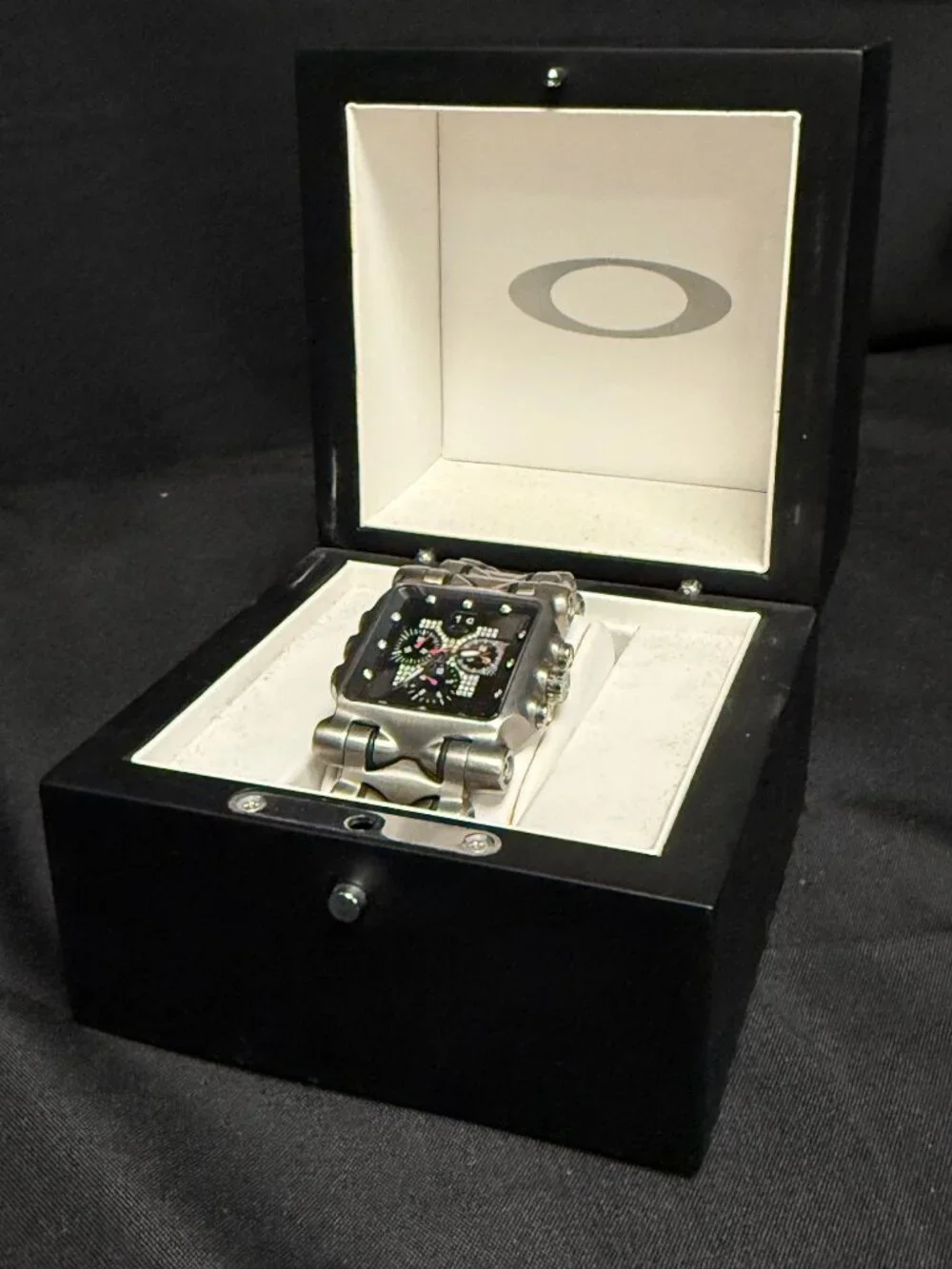 Oakley Minute Machine/Time Tank - Titanium w/Diamonds Watch - MINT Rare!